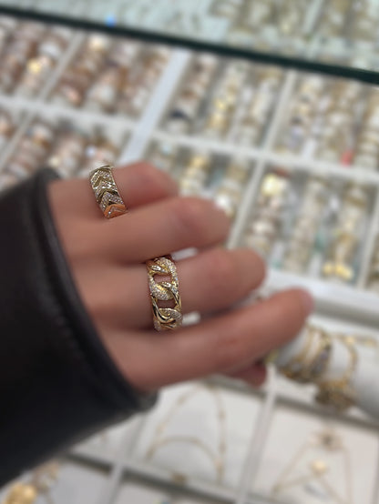 Vic Pinky Ring